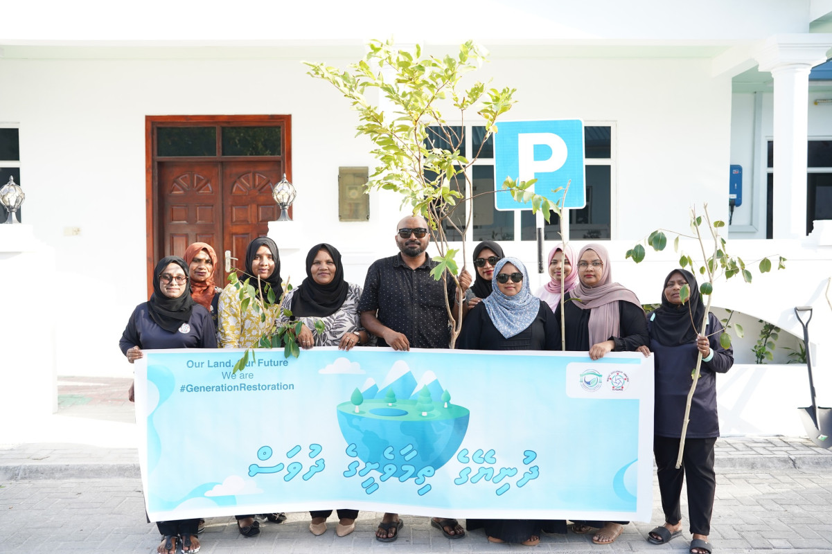 Dhuniyeyge Thimaaveshi Dhuvas