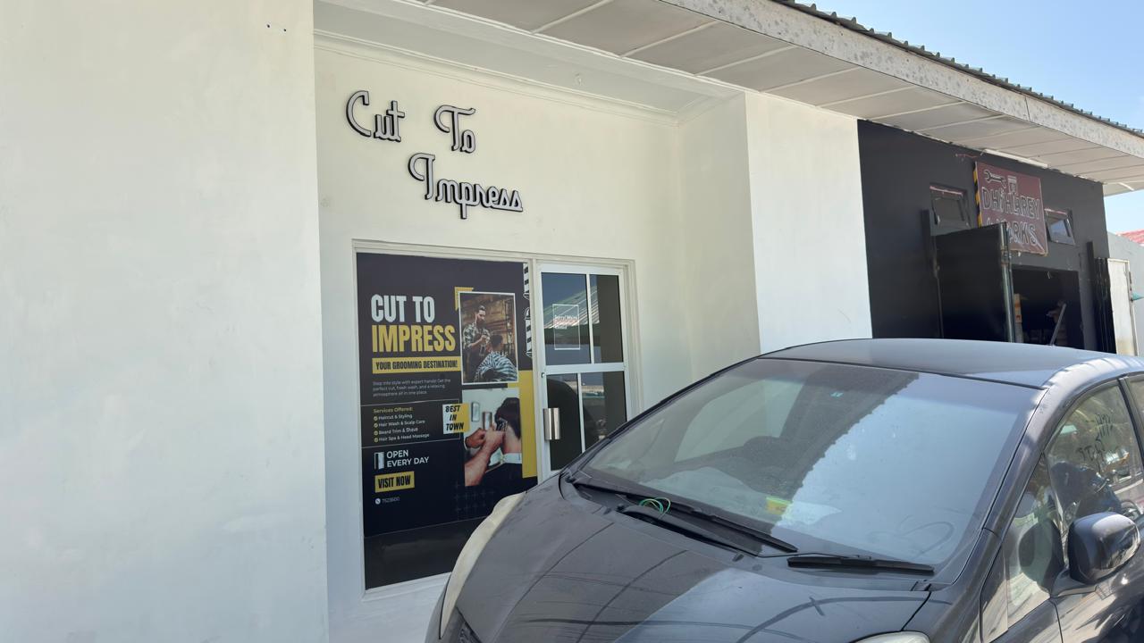 ކަޓް ޓު އިމްޕްރެސް / ވެލިދޫގެ / 7999106