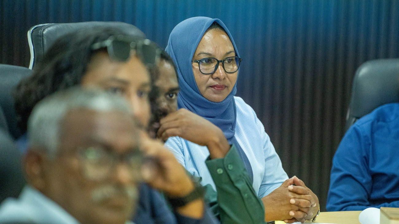 ހިއްކި ބިމުގެ ނަރުދަމާ ނިޒާމުގެ ކޮންސެޕްޓަށް މި އިދާރާއިން ހުށަހަޅާފައިވާ ބަދަލުތަކާއެކު، ޑިޒައިން ފައިނަލްކޮށް އަމަލީ މަސައްކަތް ފެށުމާ ގުޅޭގޮތުން މިނިސްޓްރީ އޮފް ކޮންސްޓްރަކްޝަން، ހައުސިންގ